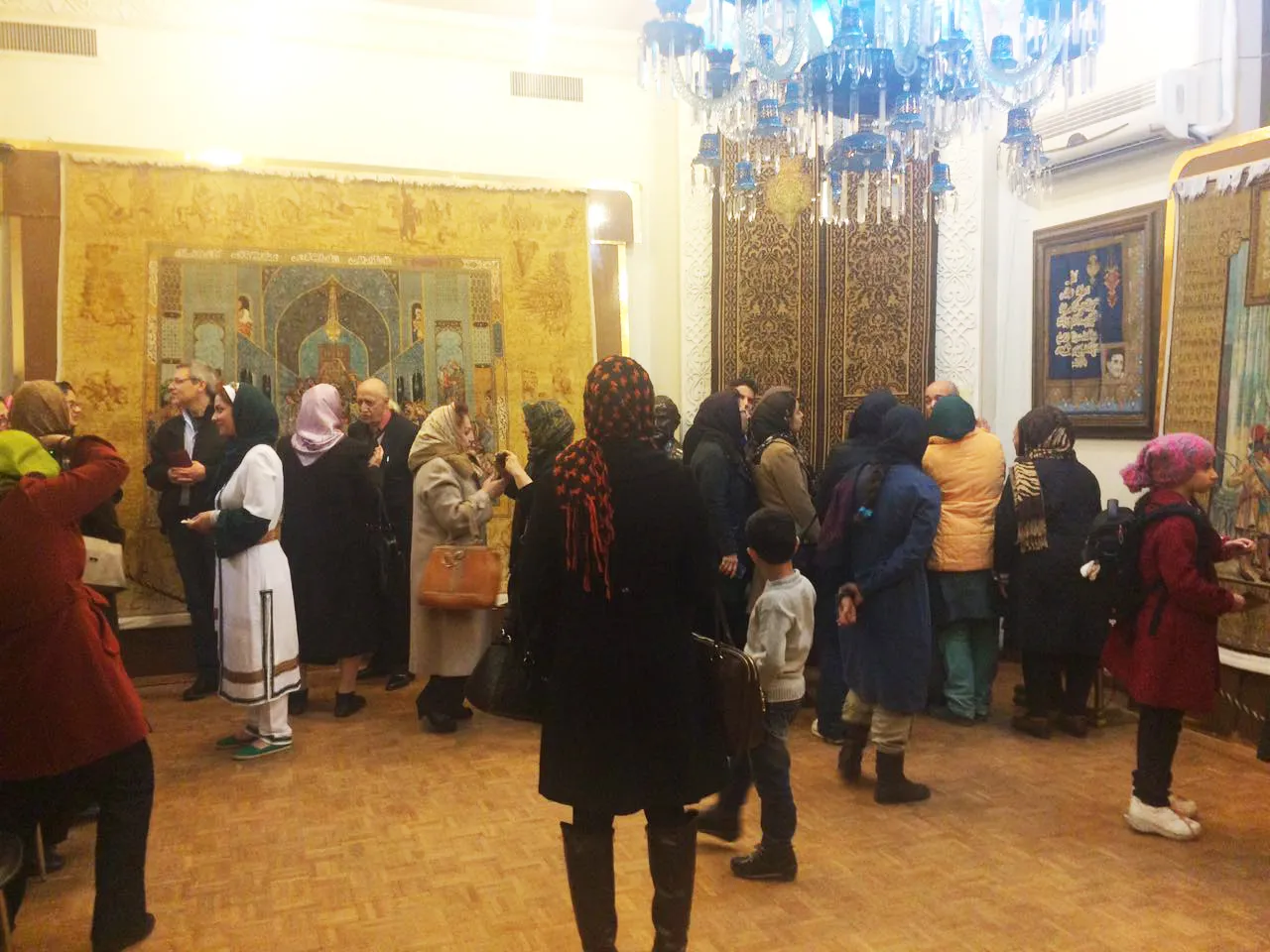 بازدید از نمایشگاه فرش دست‌باف در حوزه دیپلماسی صنایع دستی