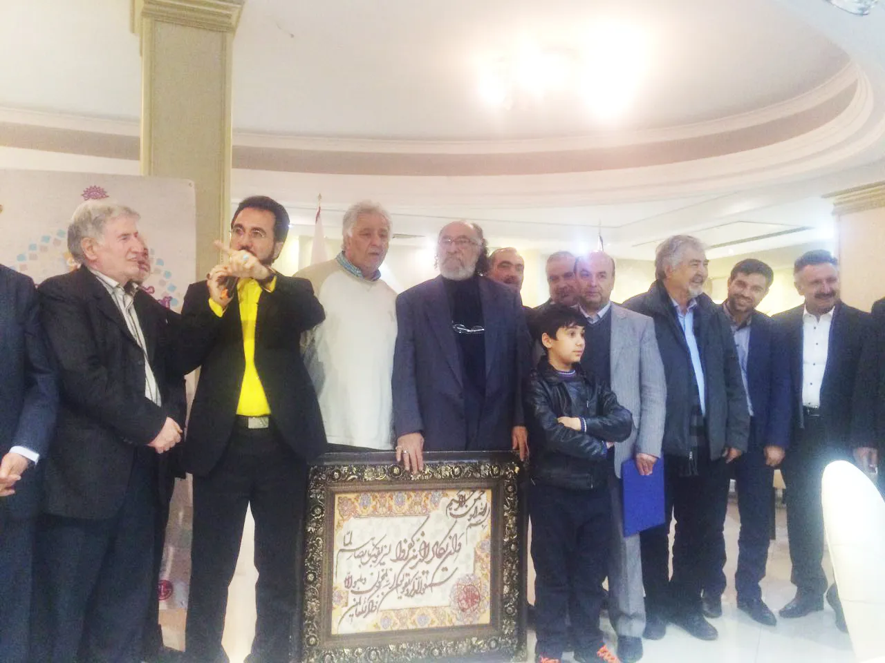 مراسم افطار با حضور جمعی از هنرمندان و خیرین