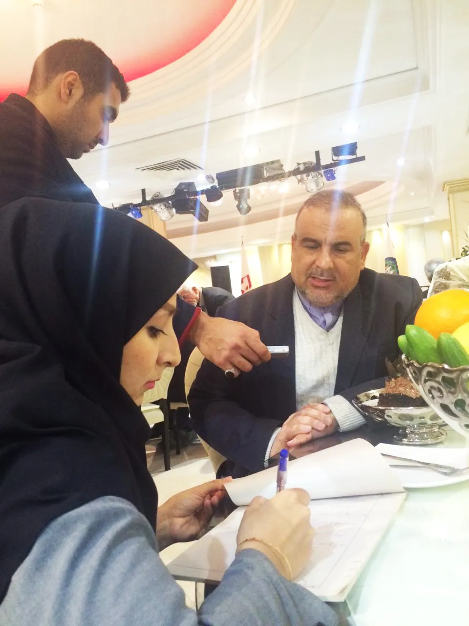 مراسم افطار با حضور جمعی از هنرمندان و خیرین