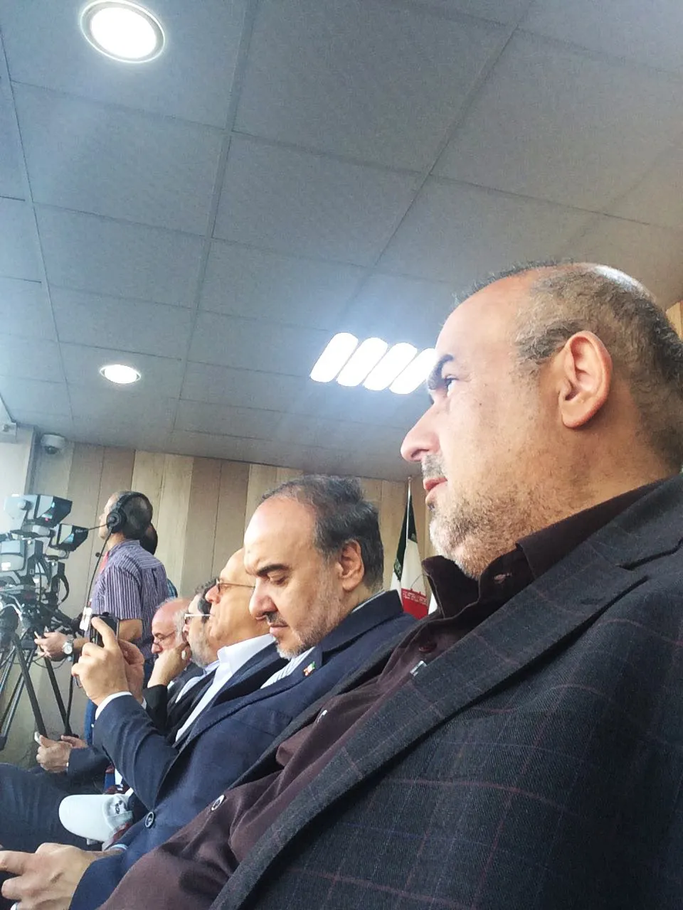 برگزاری دیپلماسی ورزشی و تماشای مسابقات جام جهانی هنرمندان