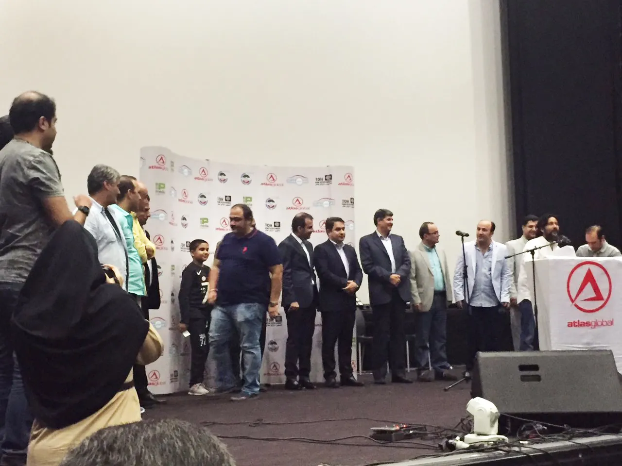 مراسم افتتاحیه فیلم «با من خوش می‌گذره»