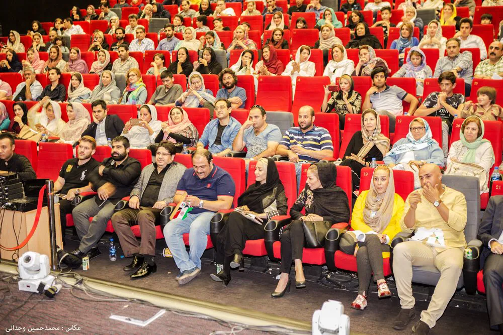 مراسم افتتاحیه فیلم «با من خوش می‌گذره»