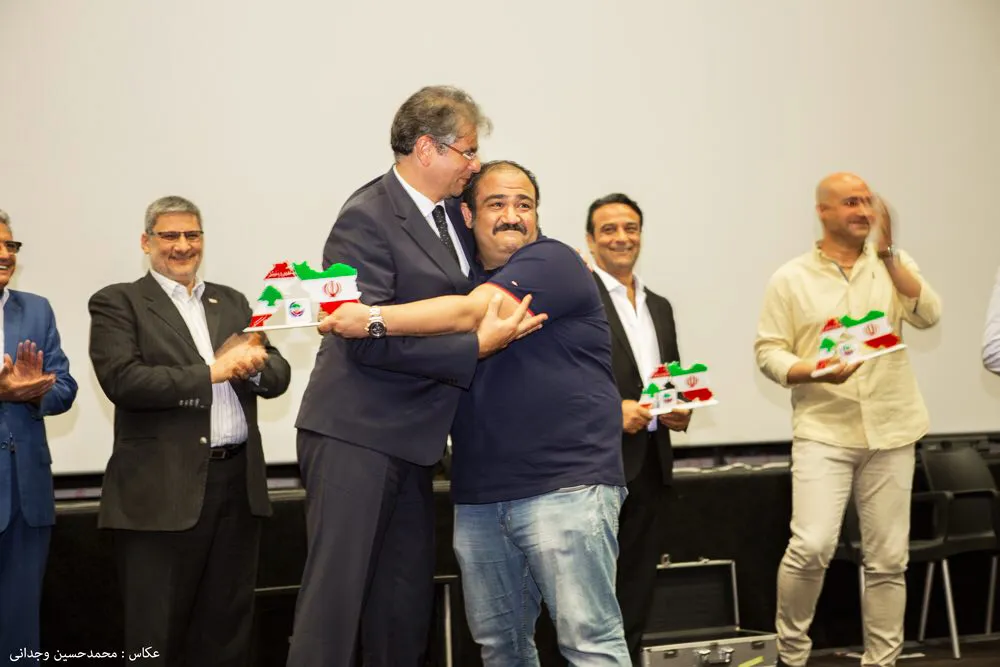 مراسم افتتاحیه فیلم «با من خوش می‌گذره»