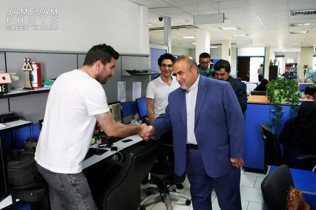 بازدید از ساختمان روزنامه جام جم