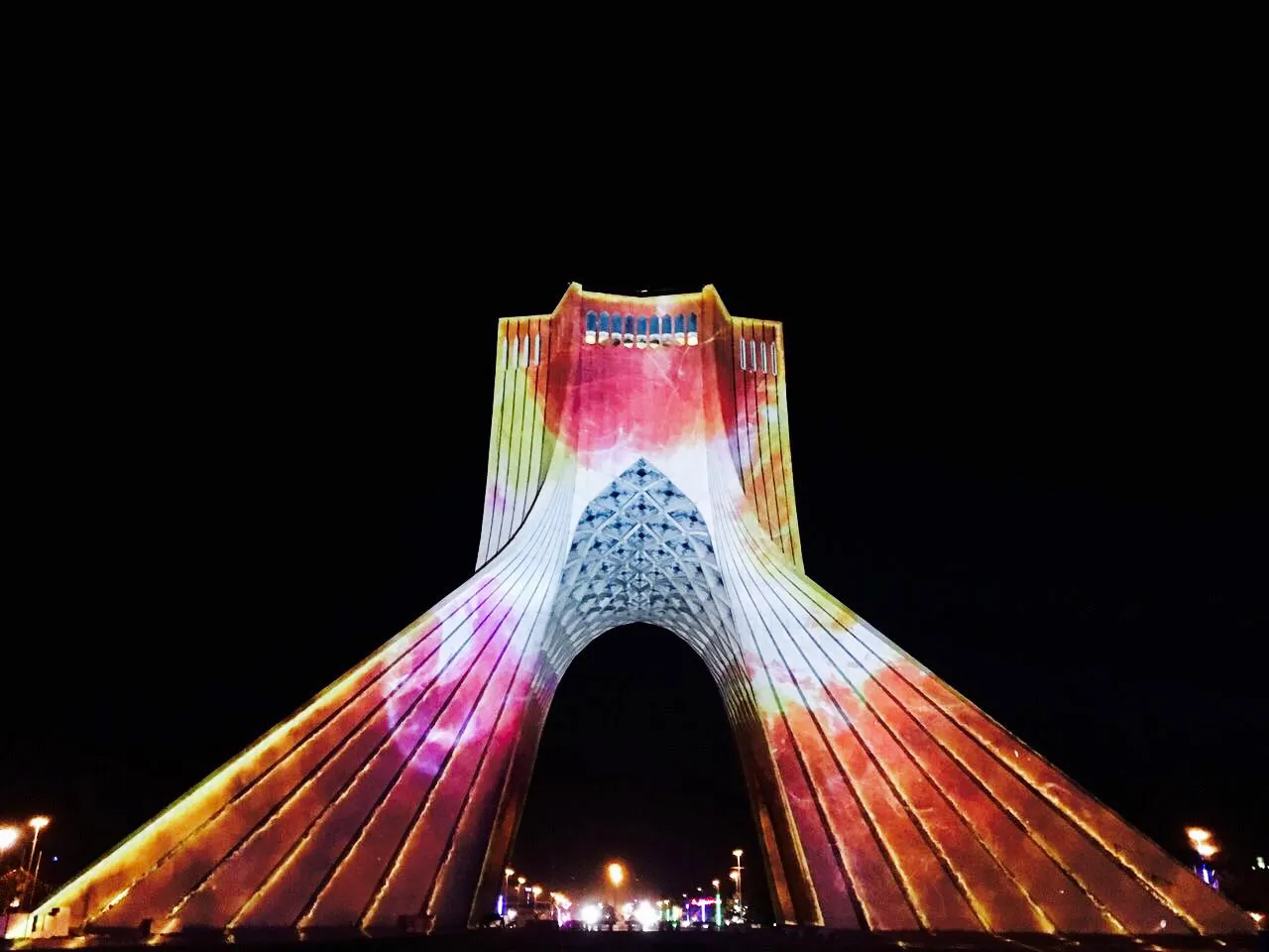 برنامه سمفونی نور «سیمرغ صلح»