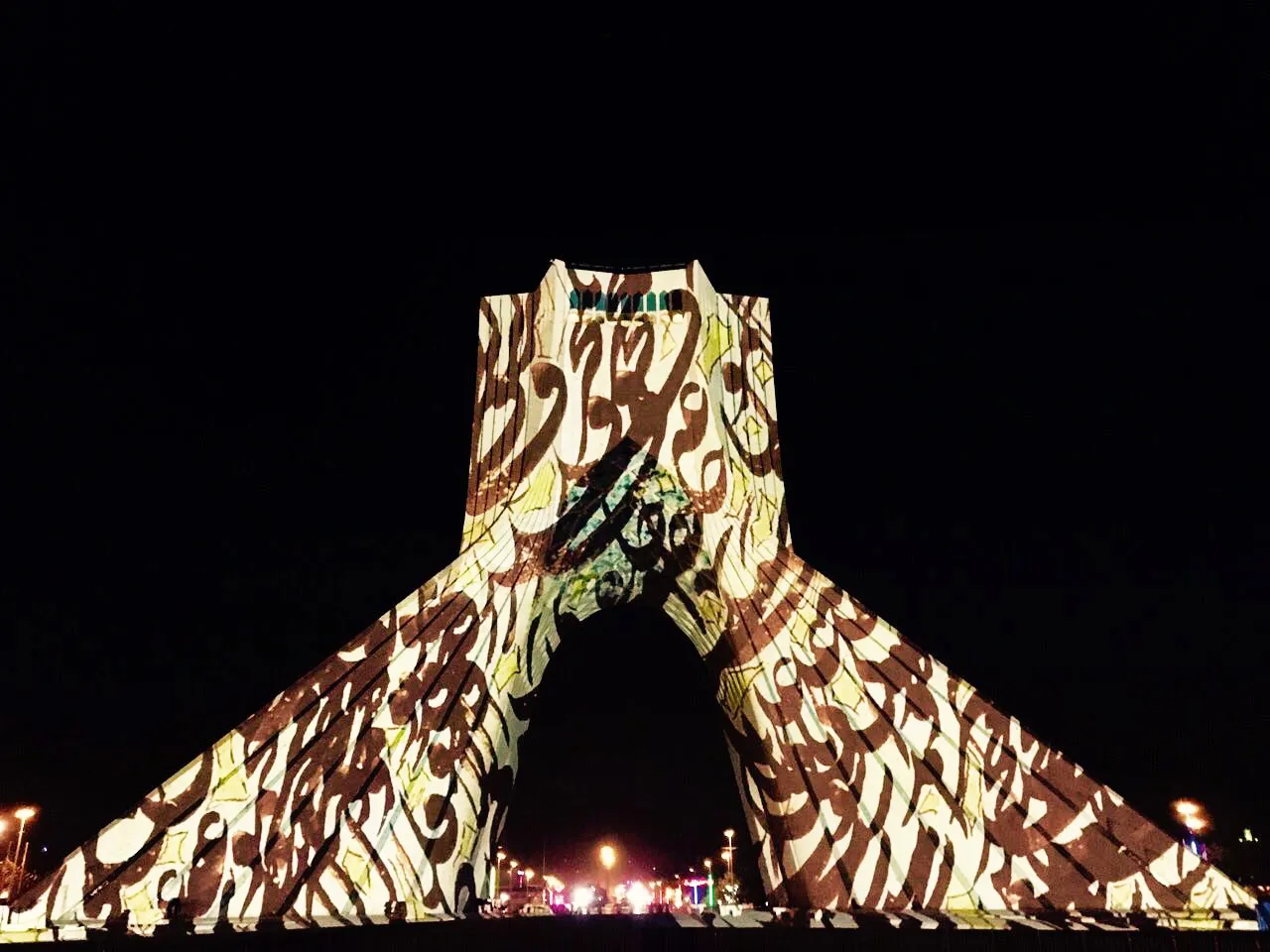 برنامه سمفونی نور «سیمرغ صلح»