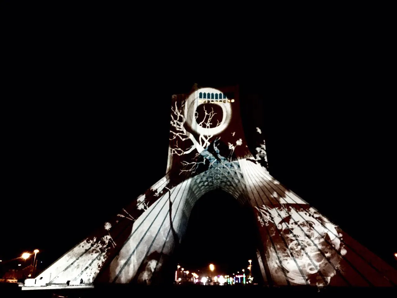 برنامه سمفونی نور «سیمرغ صلح»