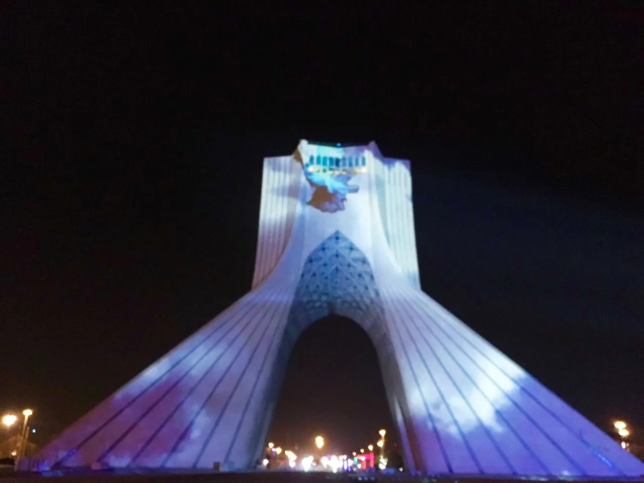 برنامه سمفونی نور «سیمرغ صلح»