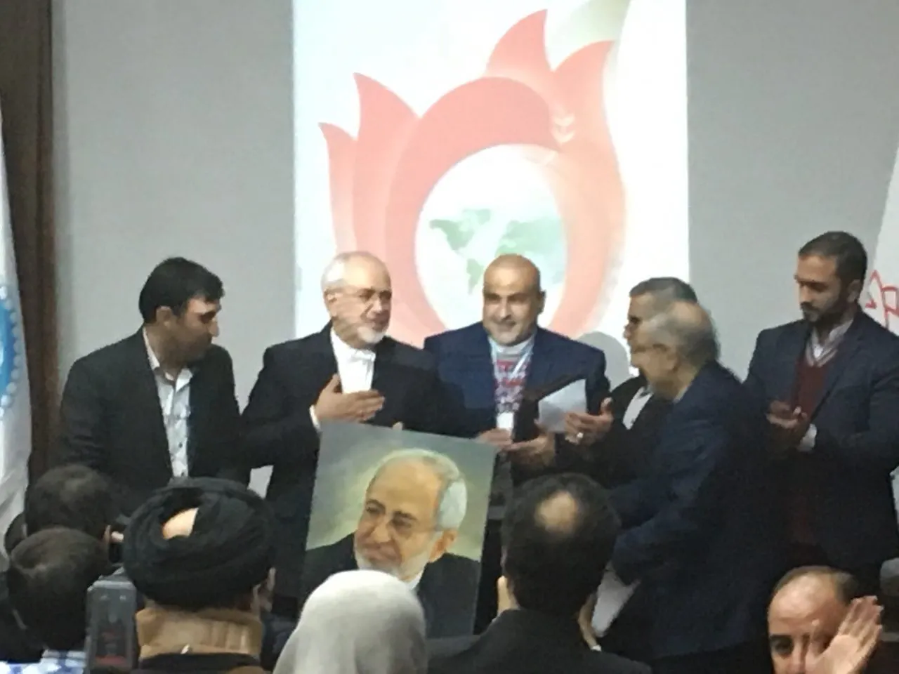 همایش «ایثار، زبان صلح جهانی» با حضور دکتر ظریف وزیر امور خارجه وقت