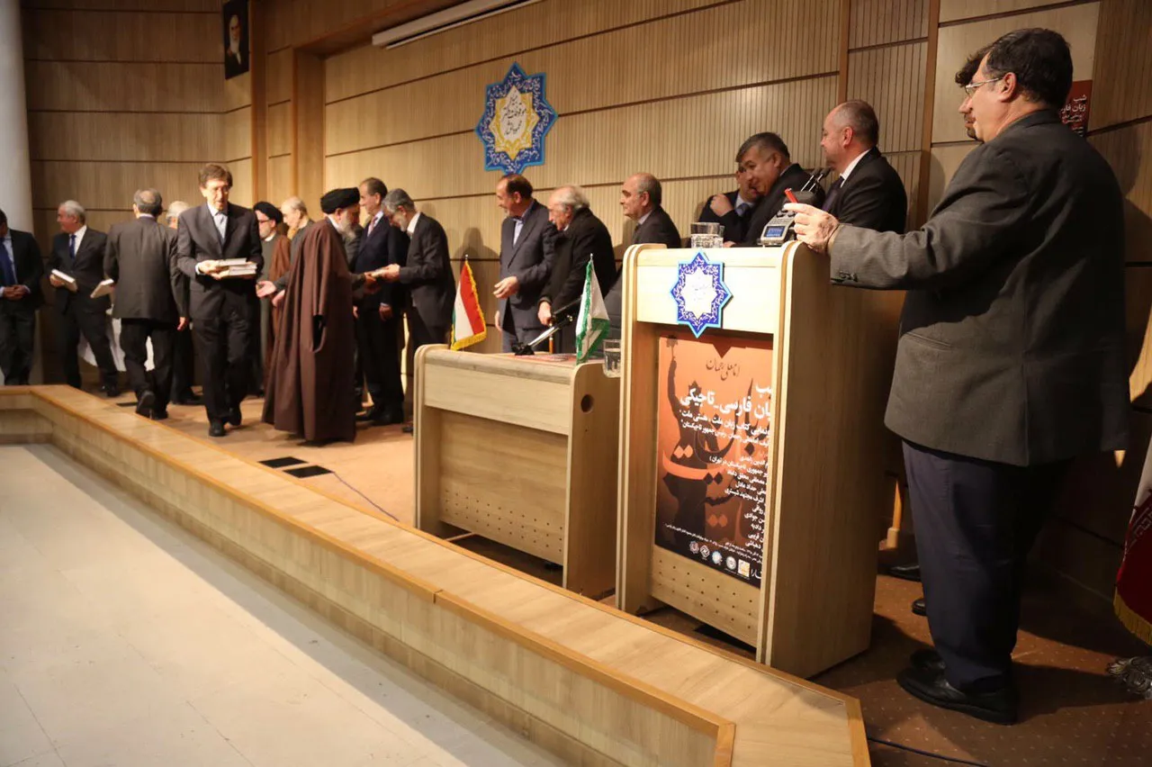 مراسم «شب زبان فارسی - تاجیکی» و رونمایی کتاب «زبان ملت، هستی ملت»