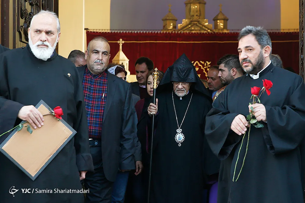 آیین بزرگداشت میلاد حضرت مسیح (ص) با عنوان «میقات ماه و صلیب»