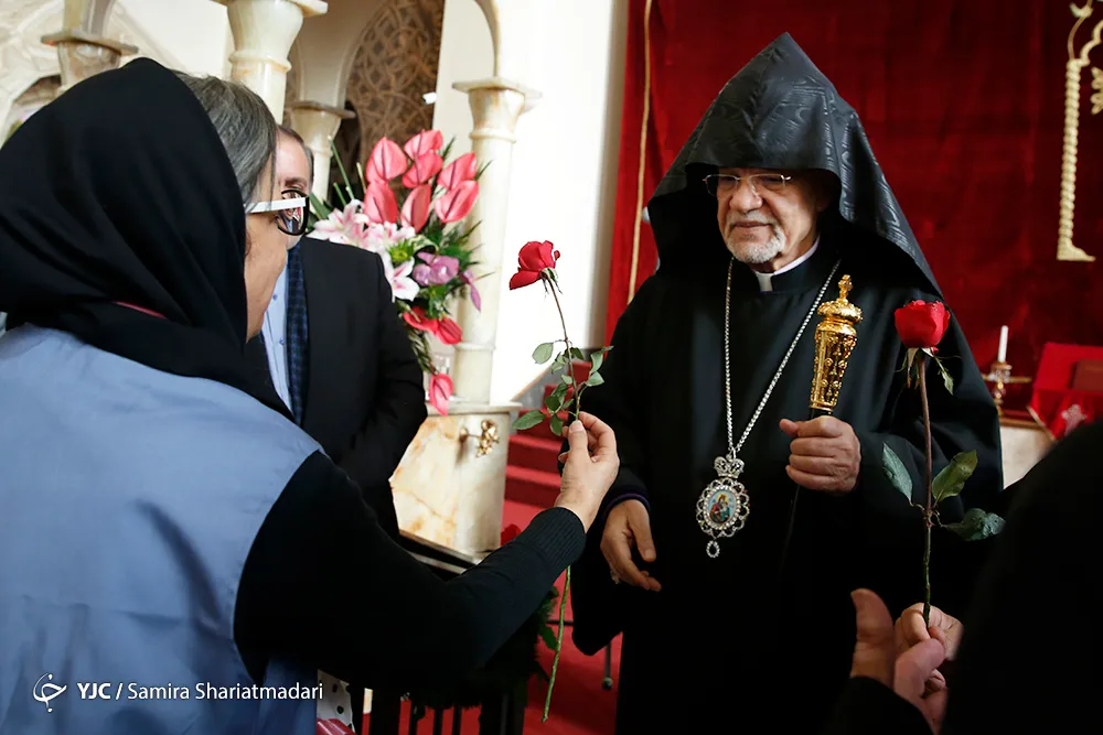 آیین بزرگداشت میلاد حضرت مسیح (ص) با عنوان «میقات ماه و صلیب»