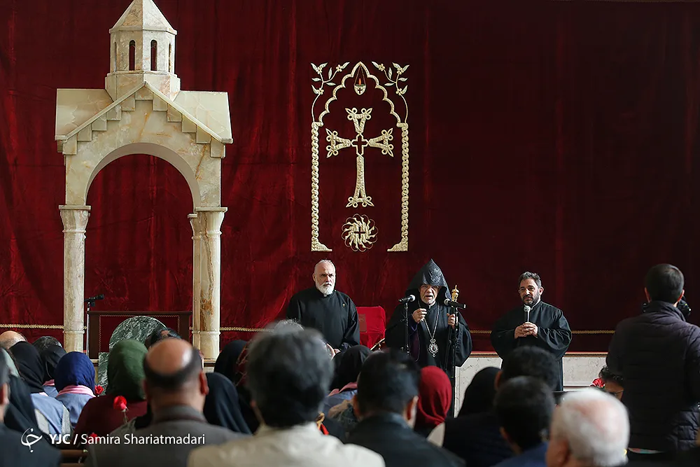 آیین بزرگداشت میلاد حضرت مسیح (ص) با عنوان «میقات ماه و صلیب»