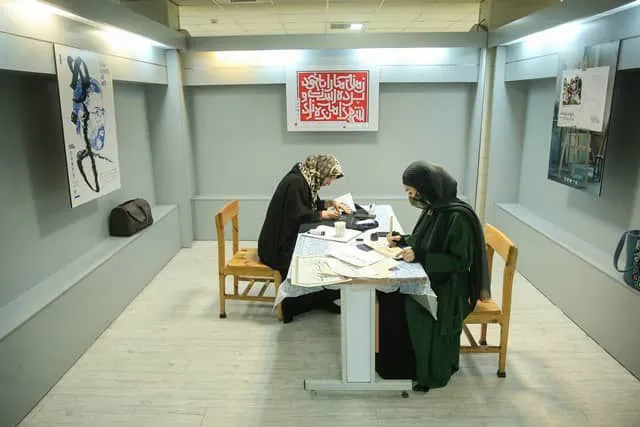 نمایشگاه هنرهای تجسمی با موضوع هنرهای انقلاب و شهید آوینی