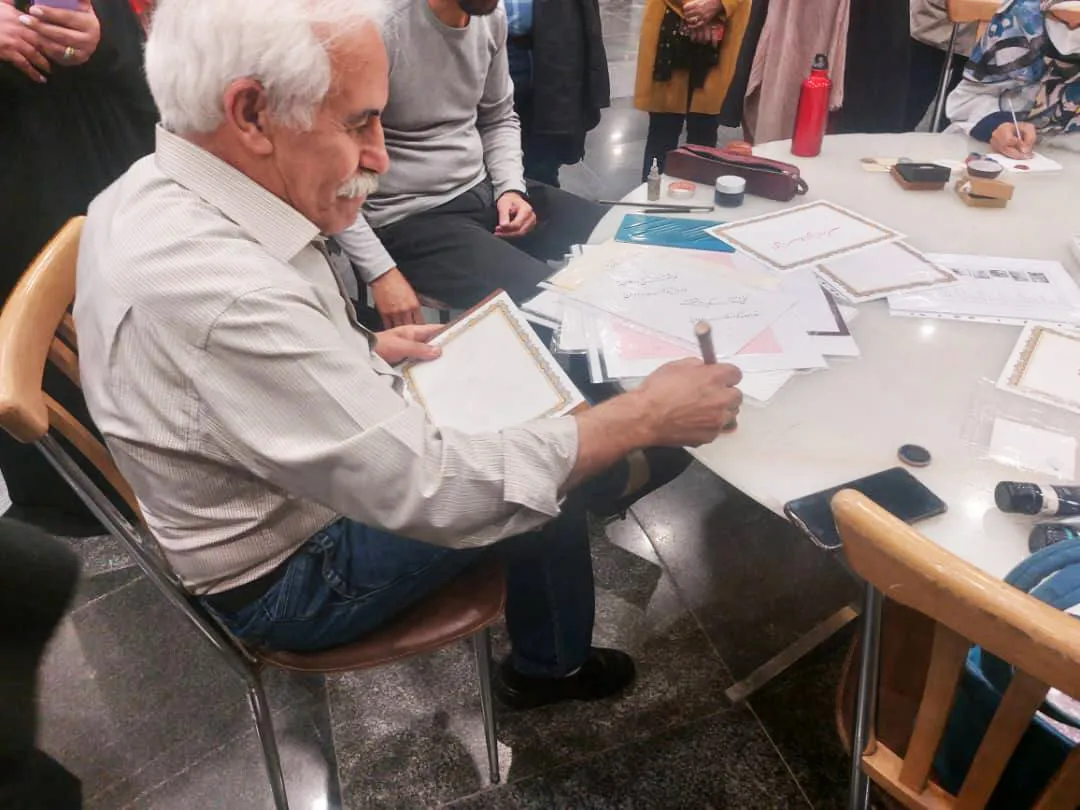 گردهمایی روز جهانی هنر با پیشکسوتان هنرمند در نمایشگاه ملی "تجسم آغاز"