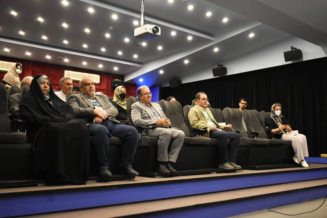 گردهمایی روز جهانی هنر با پیشکسوتان هنرمند در نمایشگاه ملی "تجسم آغاز"