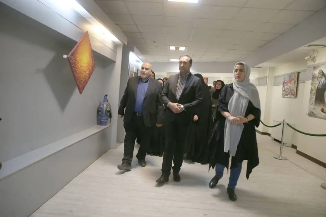 نمایشگاه ایثار در موزه شهدا