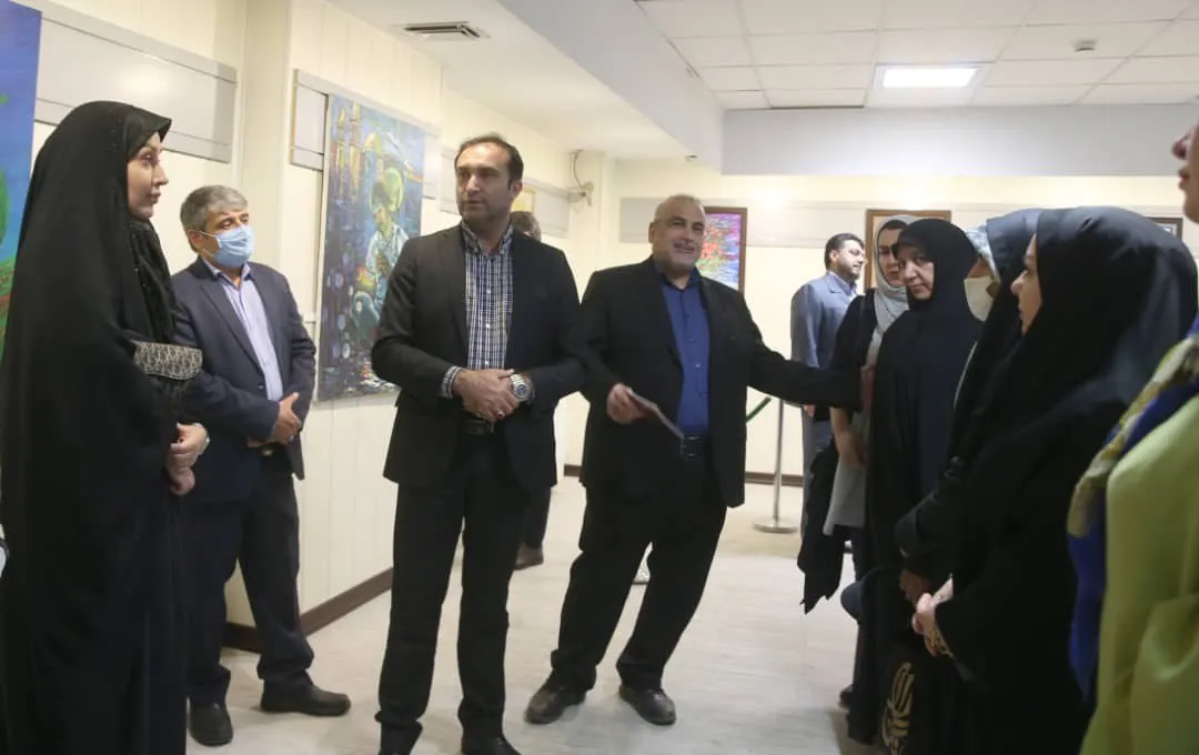 نمایشگاه ایثار در موزه شهدا