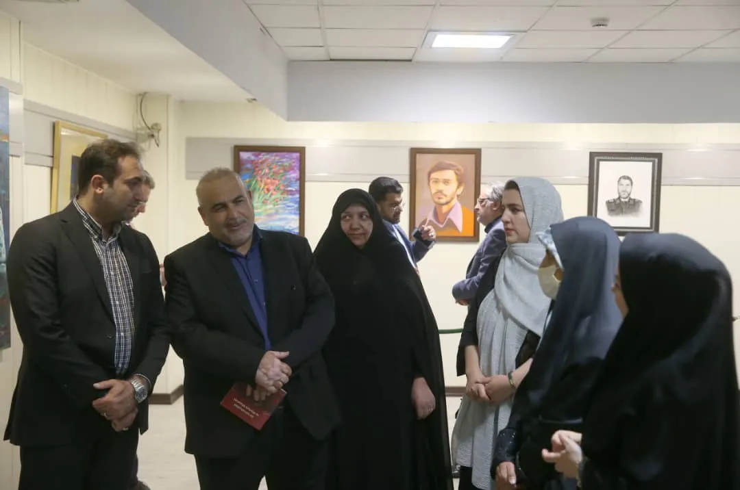 نمایشگاه ایثار در موزه شهدا