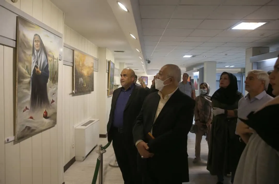 نمایشگاه ایثار در موزه شهدا