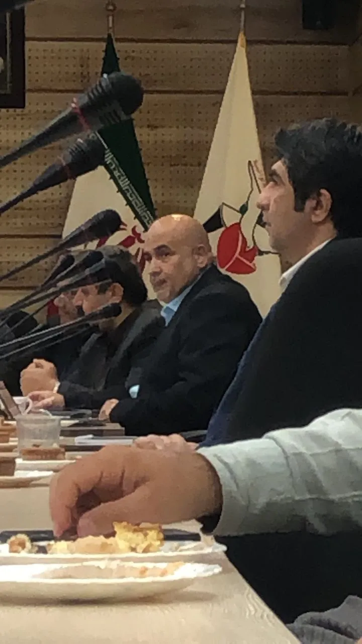 نشست هماندیشی دبیران تشکلهای ایثارگری و مدیرعامل بیمه دی