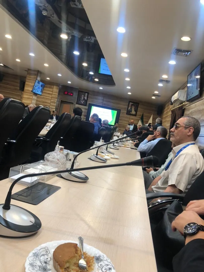 نشست هماندیشی دبیران تشکلهای ایثارگری و مدیرعامل بیمه دی