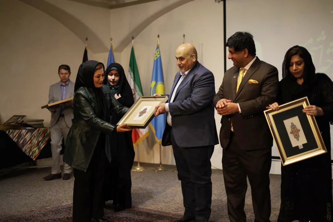 برگزاری نمایشگاه نقاشی و خط «دختران شهمامه» در مؤسسه اکو