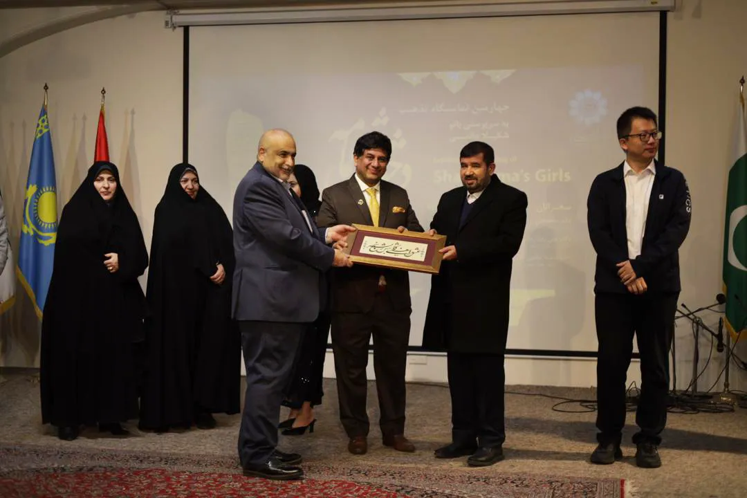 برگزاری نمایشگاه نقاشی و خط «دختران شهمامه» در مؤسسه اکو